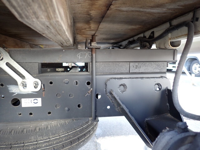 いすゞエルフダブルキャブ（Wキャブ）小型（2t・3t）[写真18]