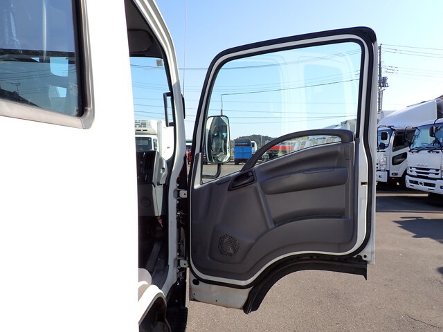 いすゞエルフダブルキャブ（Wキャブ）小型（2t・3t）[写真24]
