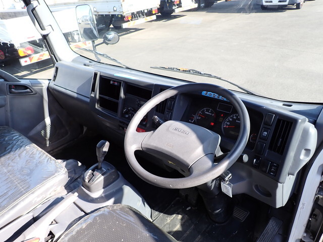 いすゞエルフダブルキャブ（Wキャブ）小型（2t・3t）[写真25]