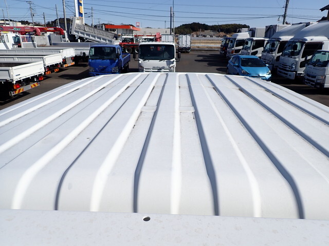 いすゞエルフダブルキャブ（Wキャブ）小型（2t・3t）[写真06]