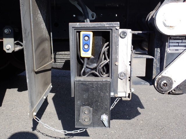 いすゞエルフダブルキャブ（Wキャブ）小型（2t・3t）[写真07]