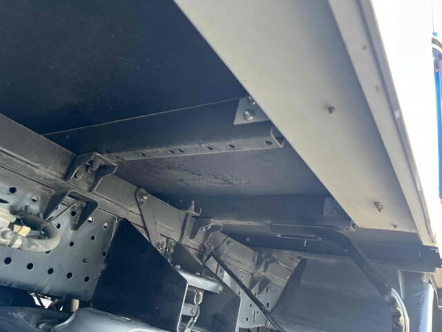 いすゞエルフアルミバン小型（2t・3t）[写真17]