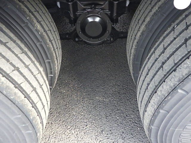 三菱ふそうスーパーグレートセルフクレーン4段大型（10t）[写真10]