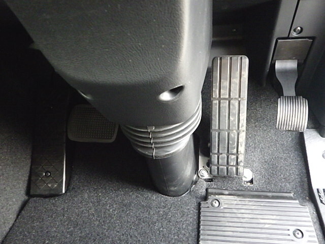 三菱ふそうスーパーグレートセルフクレーン4段大型（10t）[写真11]