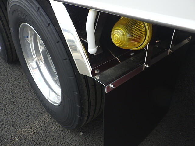 三菱ふそうスーパーグレートセルフクレーン4段大型（10t）[写真25]