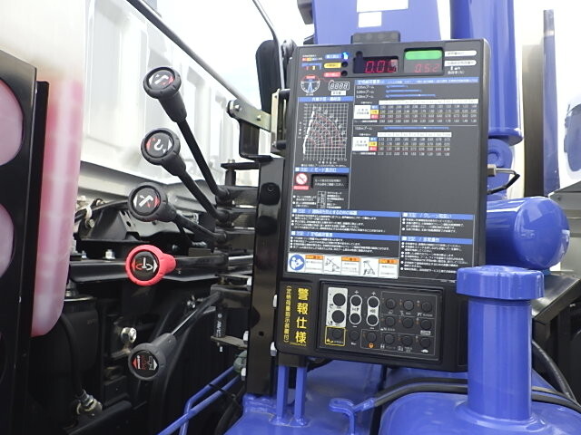 三菱ふそうスーパーグレートセルフクレーン4段大型（10t）[写真29]