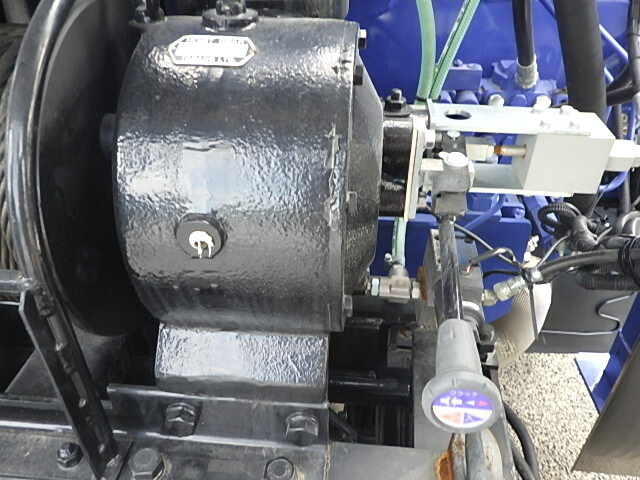 三菱ふそうスーパーグレートセルフクレーン4段大型（10t）[写真37]