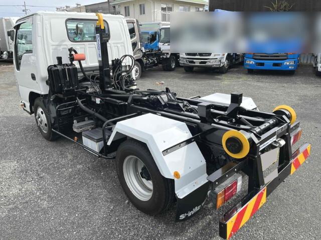 いすゞエルフコンテナ専用車小型（2t・3t）[写真02]