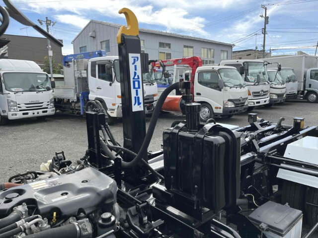 いすゞエルフコンテナ専用車小型（2t・3t）[写真22]