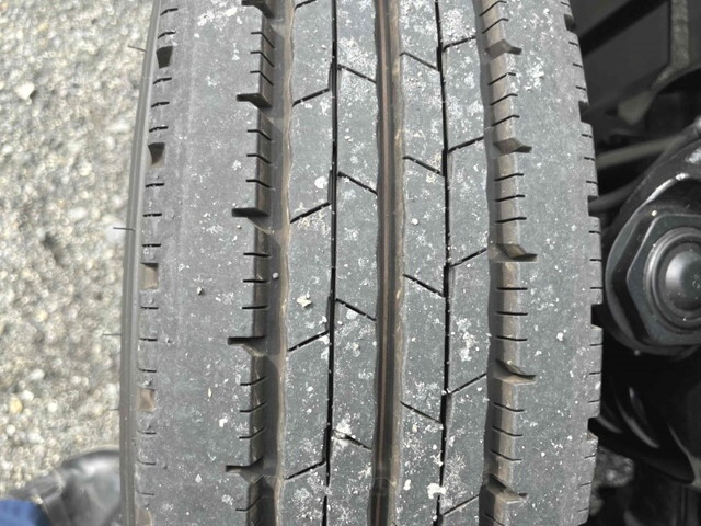 いすゞエルフコンテナ専用車小型（2t・3t）[写真28]