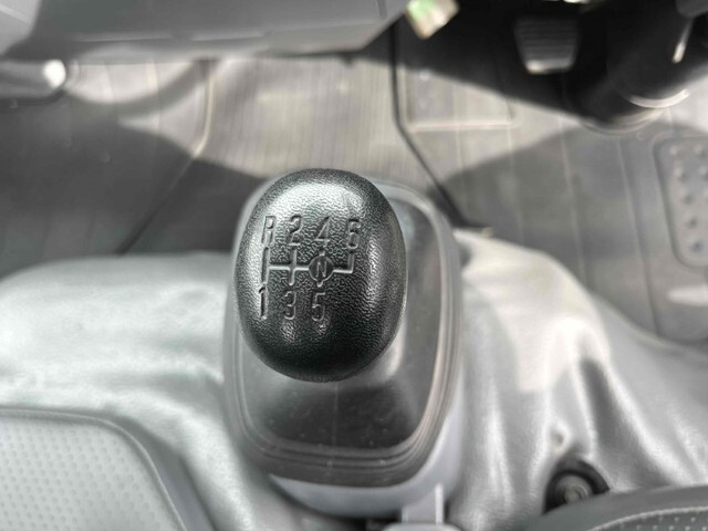 いすゞエルフコンテナ専用車小型（2t・3t）[写真36]