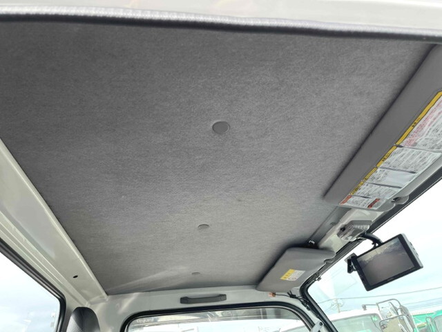 いすゞエルフコンテナ専用車小型（2t・3t）[写真38]