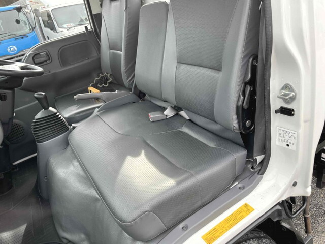 いすゞエルフコンテナ専用車小型（2t・3t）[写真39]