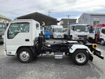 いすゞエルフコンテナ専用車小型（2t・3t）[写真07]