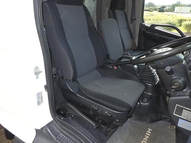 日野レンジャーダンプ中型（4t）[写真23]