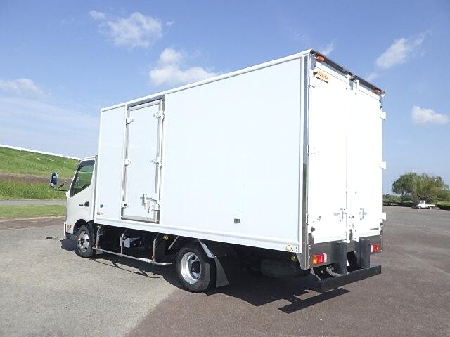 日野デュトロ冷凍車（冷蔵車）小型（2t・3t）[写真02]