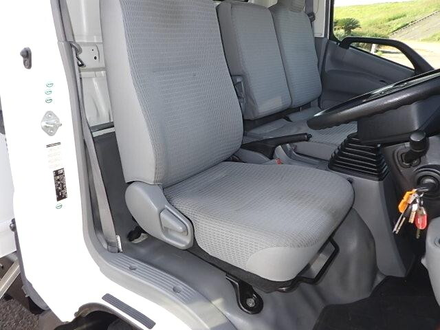 日野デュトロ冷凍車（冷蔵車）小型（2t・3t）[写真24]