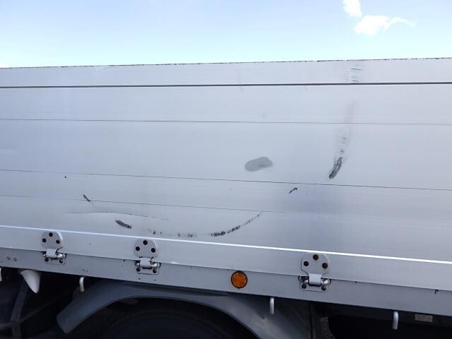 三菱ふそうファイターアルミブロック中型（4t）[写真12]