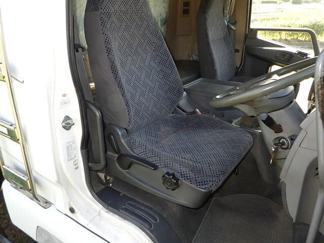 三菱ふそうファイターアルミブロック中型（4t）[写真25]