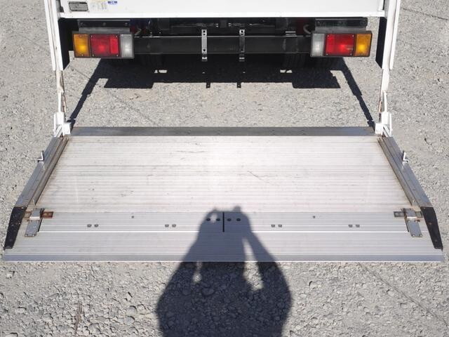 いすゞエルフ冷凍車（冷蔵車）小型（2t・3t）[写真09]