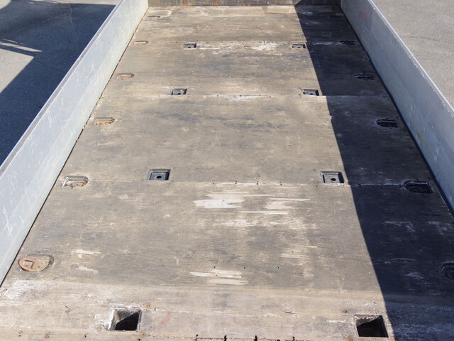 UDトラックスコンドルアルミブロック中型（4t）[写真13]