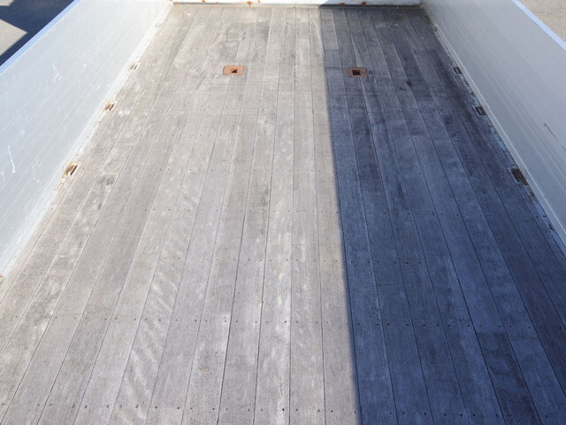 三菱ふそうファイターアルミブロック中型（4t）[写真12]