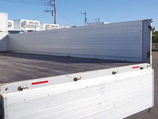 三菱ふそうファイターアルミブロック中型（4t）[写真14]