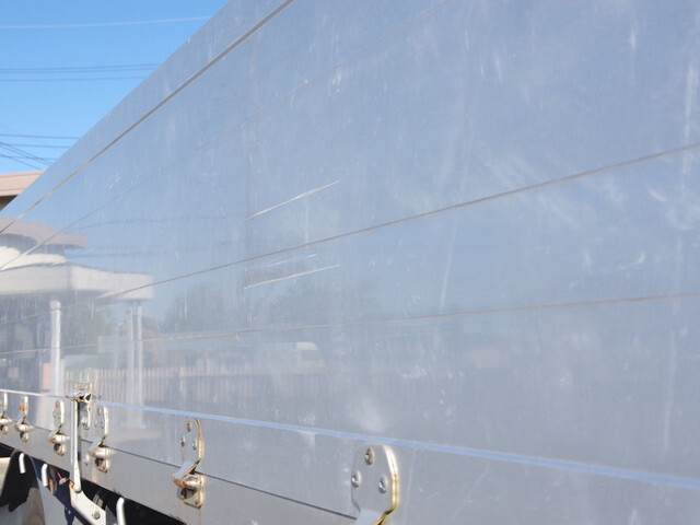 三菱ふそうファイターアルミブロック中型（4t）[写真23]