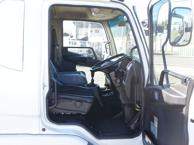 三菱ふそうファイターアルミブロック中型（4t）[写真28]