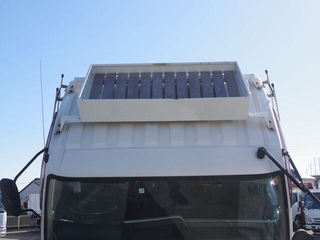 三菱ふそうファイター平ボディ中型（4t）[写真16]