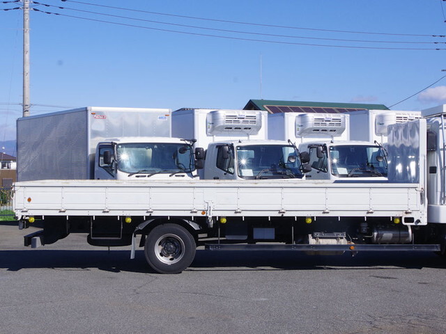 三菱ふそうファイター平ボディ中型（4t）[写真17]