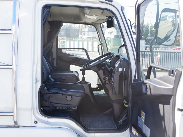 三菱ふそうファイター平ボディ中型（4t）[写真30]