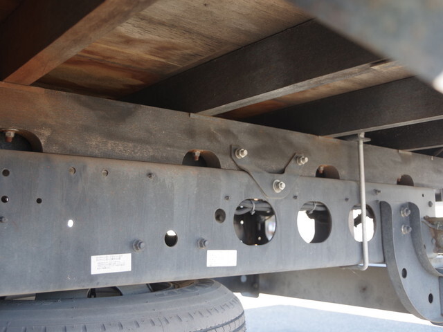 三菱ふそうファイター平ボディ中型（4t）[写真08]