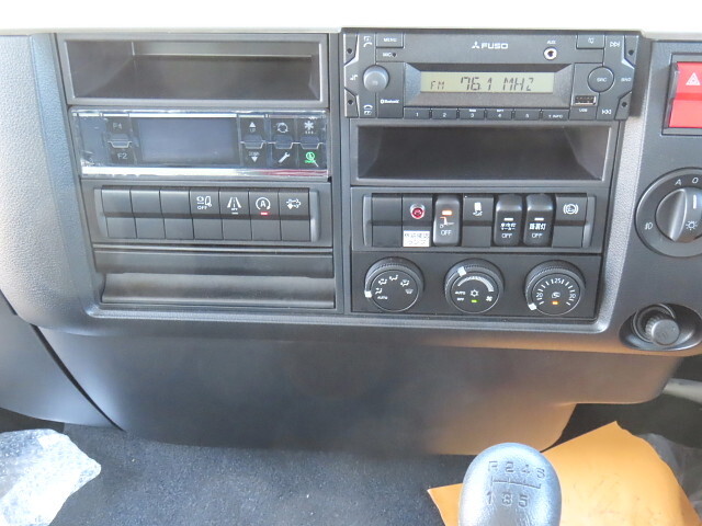 三菱ふそうファイター冷凍車（冷蔵車）中型（4t）[写真21]