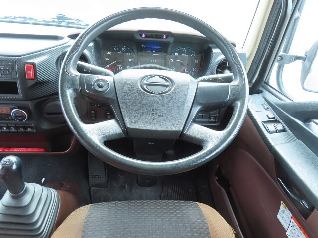 日野レンジャー冷凍車（冷蔵車）中型（4t）[写真18]