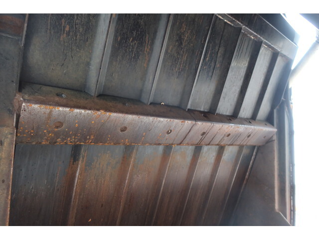 日野レンジャーパッカー車（塵芥車）中型（4t）[写真13]