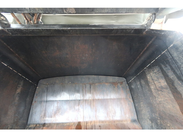 日野レンジャーパッカー車（塵芥車）中型（4t）[写真15]