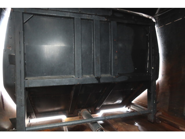 日野レンジャーパッカー車（塵芥車）中型（4t）[写真19]