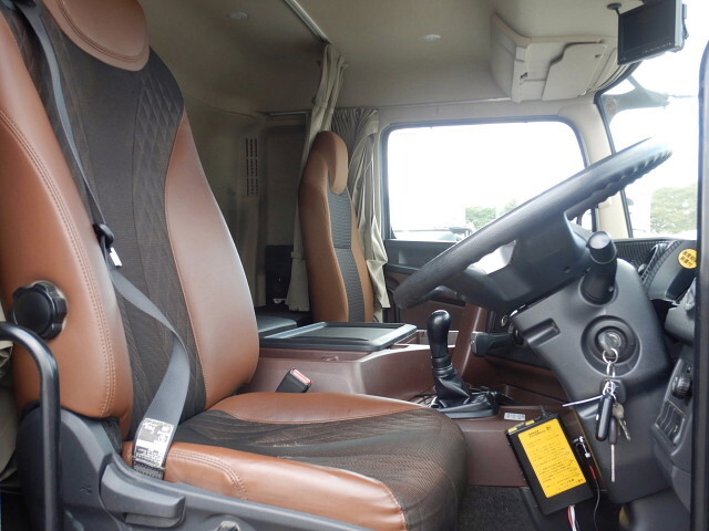 日野プロフィアコンテナ専用車大型（10t）[写真15]