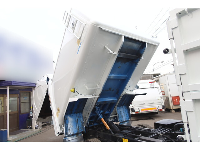 いすゞエルフパッカー車（塵芥車）小型（2t・3t）[写真18]