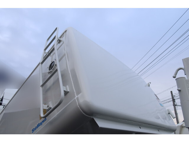 いすゞエルフパッカー車（塵芥車）小型（2t・3t）[写真23]