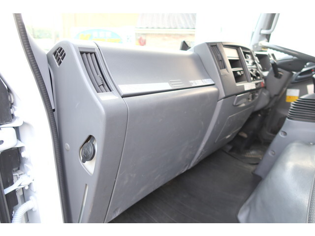 いすゞエルフパッカー車（塵芥車）小型（2t・3t）[写真32]