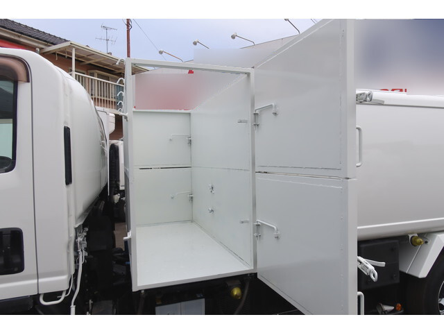 いすゞエルフパッカー車（塵芥車）小型（2t・3t）[写真08]