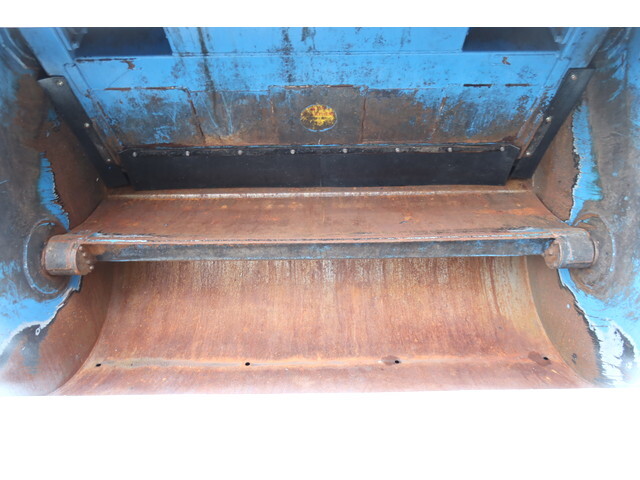 いすゞエルフパッカー車（塵芥車）小型（2t・3t）[写真09]