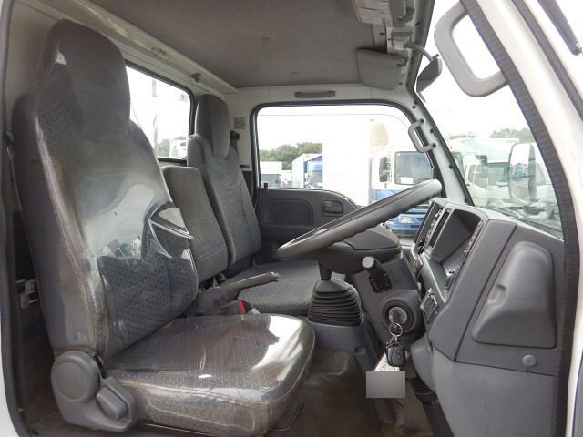 いすゞエルフ平ボディ小型（2t・3t）[写真20]