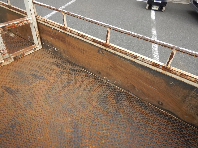 いすゞエルフ平ボディ小型（2t・3t）[写真34]