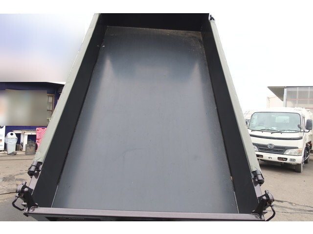 三菱ふそうキャンターダンプ小型（2t・3t）[写真10]