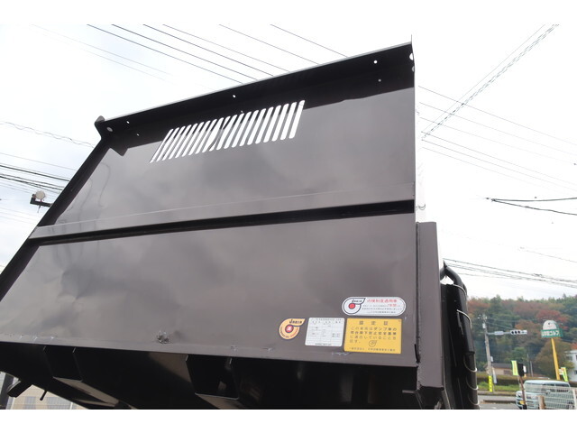 三菱ふそうキャンターダンプ小型（2t・3t）[写真09]