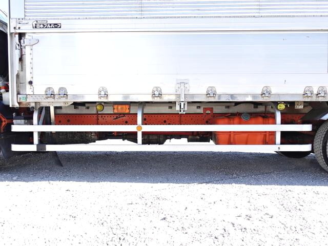 いすゞフォワード冷蔵冷凍ウイング中型（4t）[写真16]