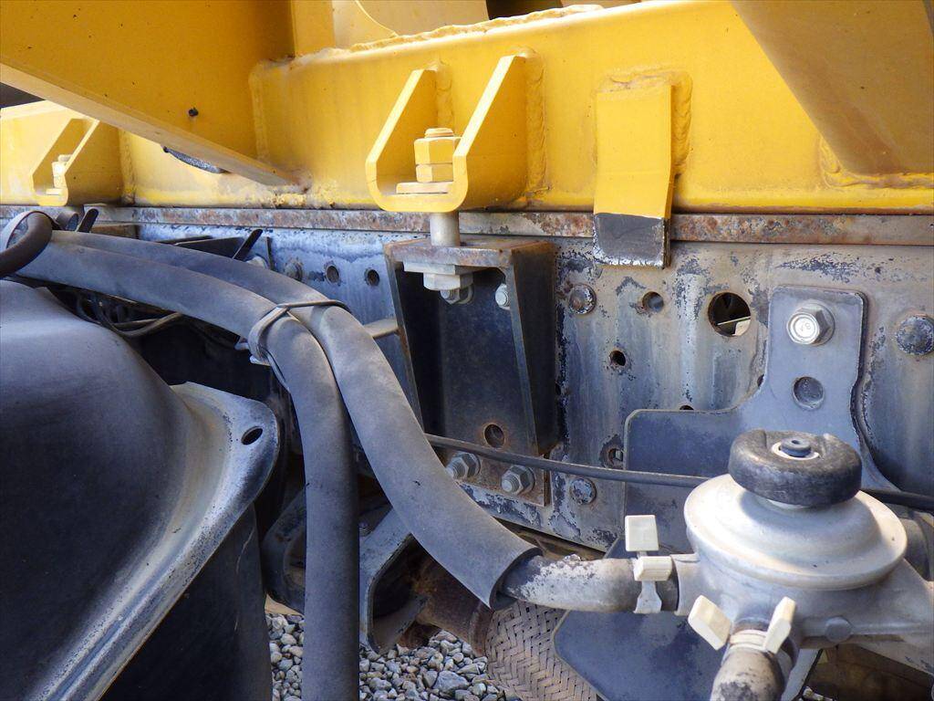 いすゞエルフミキサー車（コンクリートミキサー）小型（2t・3t）[写真13]